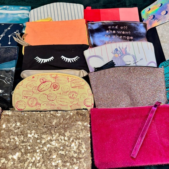 Bundle of 29 Various Colorful Cosmetic Bags - Mostly Ipsy Glambags - Picture 4 of 5